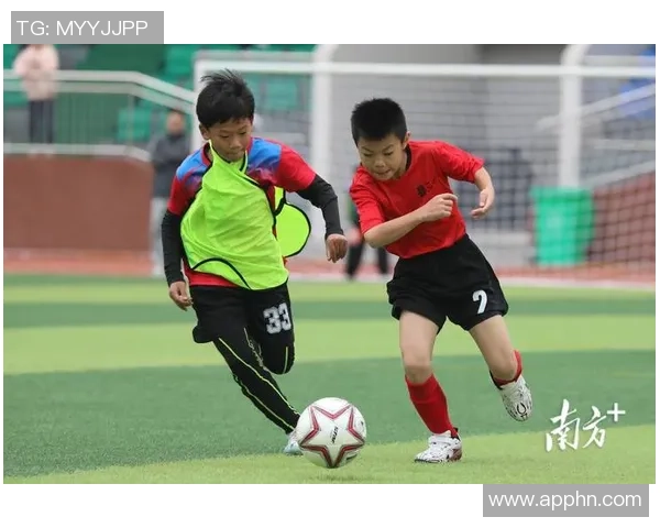 足球明星精彩瞬间回顾踢足球联赛视频集锦带你领略赛场魅力